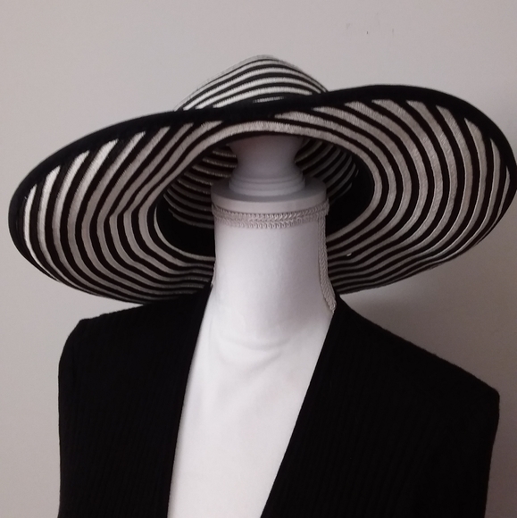 Seala Black and White Stripe Hat - Picture 6 of 9